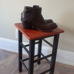 Dark brown boots ...Great quality